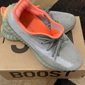Yeezy Boost 350 V2